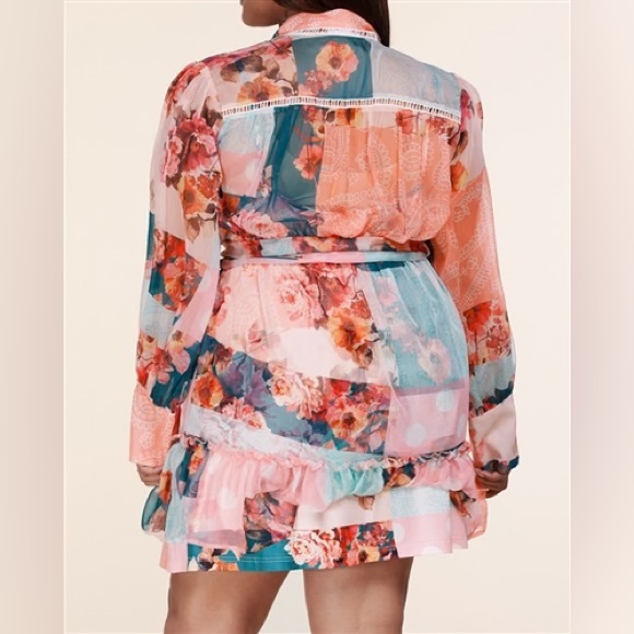 Gorgeous Floral Mini Lined Dress ready for any brunch date. Matching belt. - Picture 2 of 2